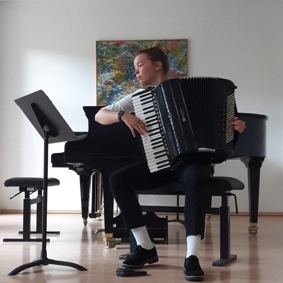 AnnaLena (Klavier, Akkordeon)